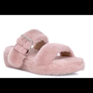 UGG NEW Fuzz Yeah slippers